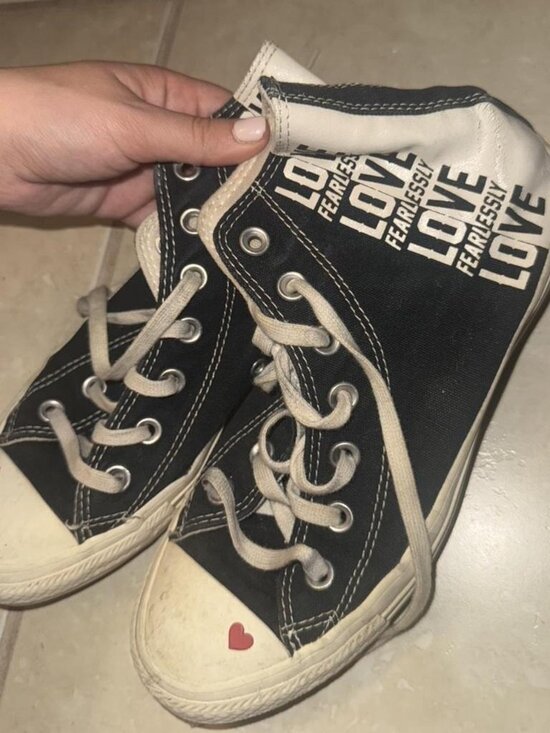 Converse - Picture 3 of 3